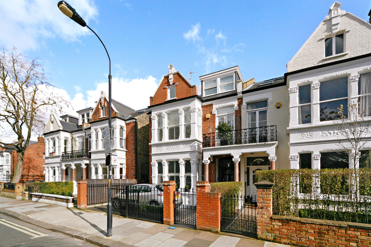 Victorian semi-detached houses in a London suburb near Lambeth, London